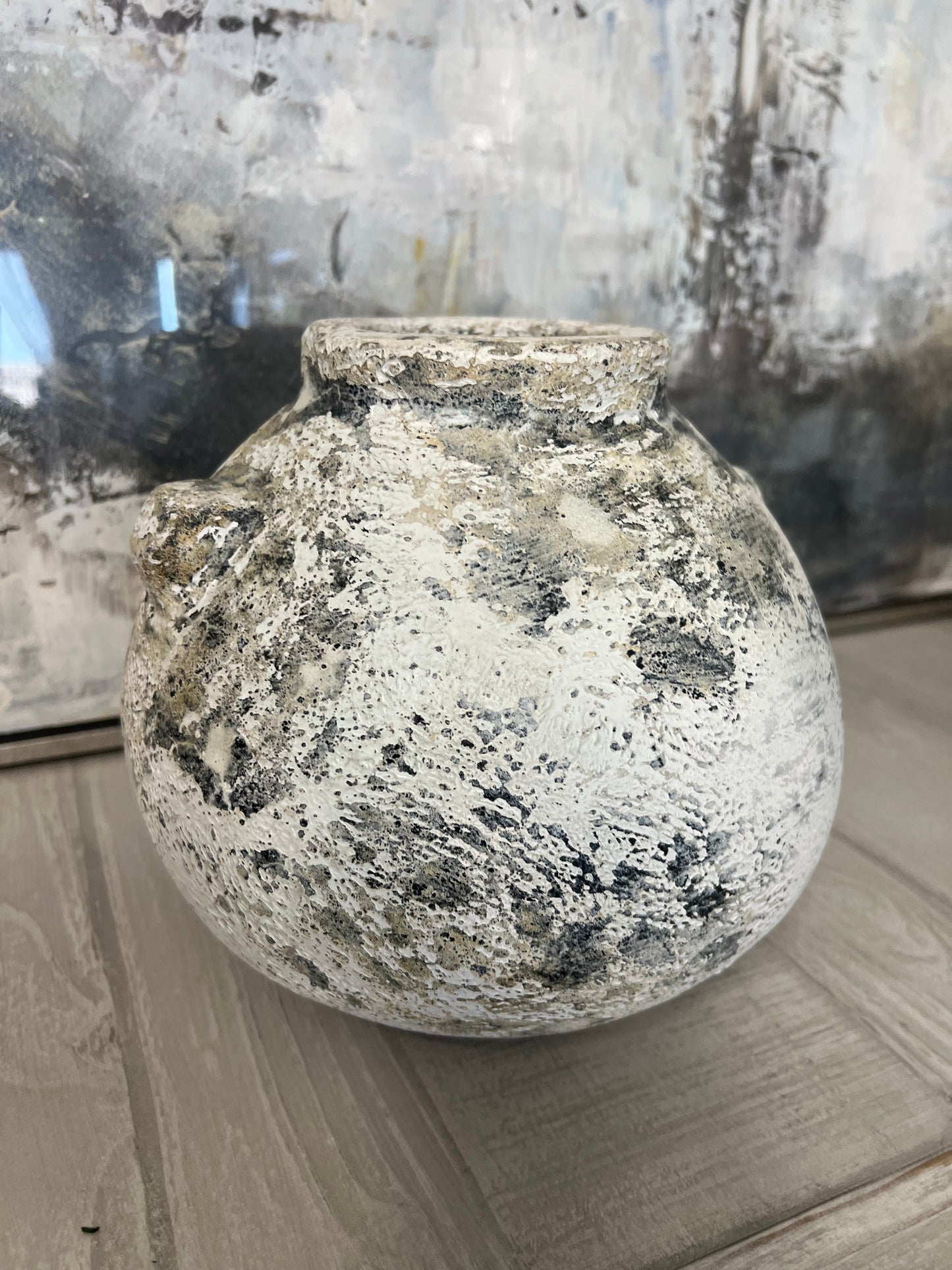 Pyrrha Pot - Antique White