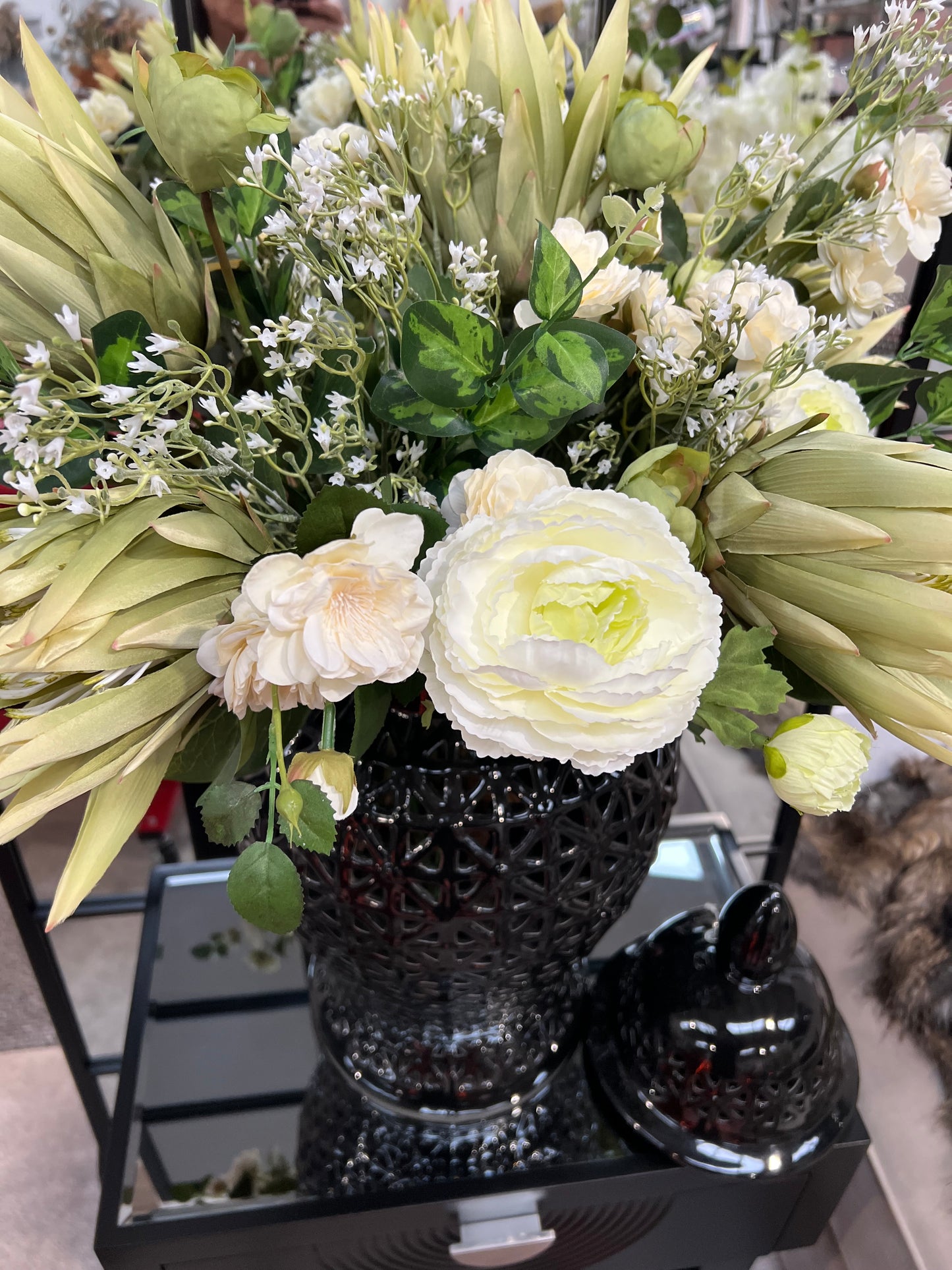 White Ranunculus Spray