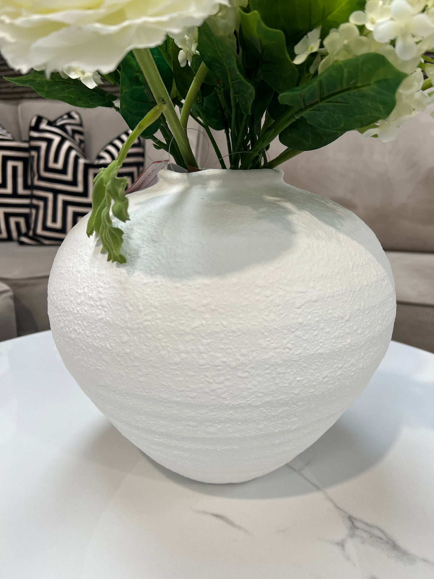 Regola Matt White Vase