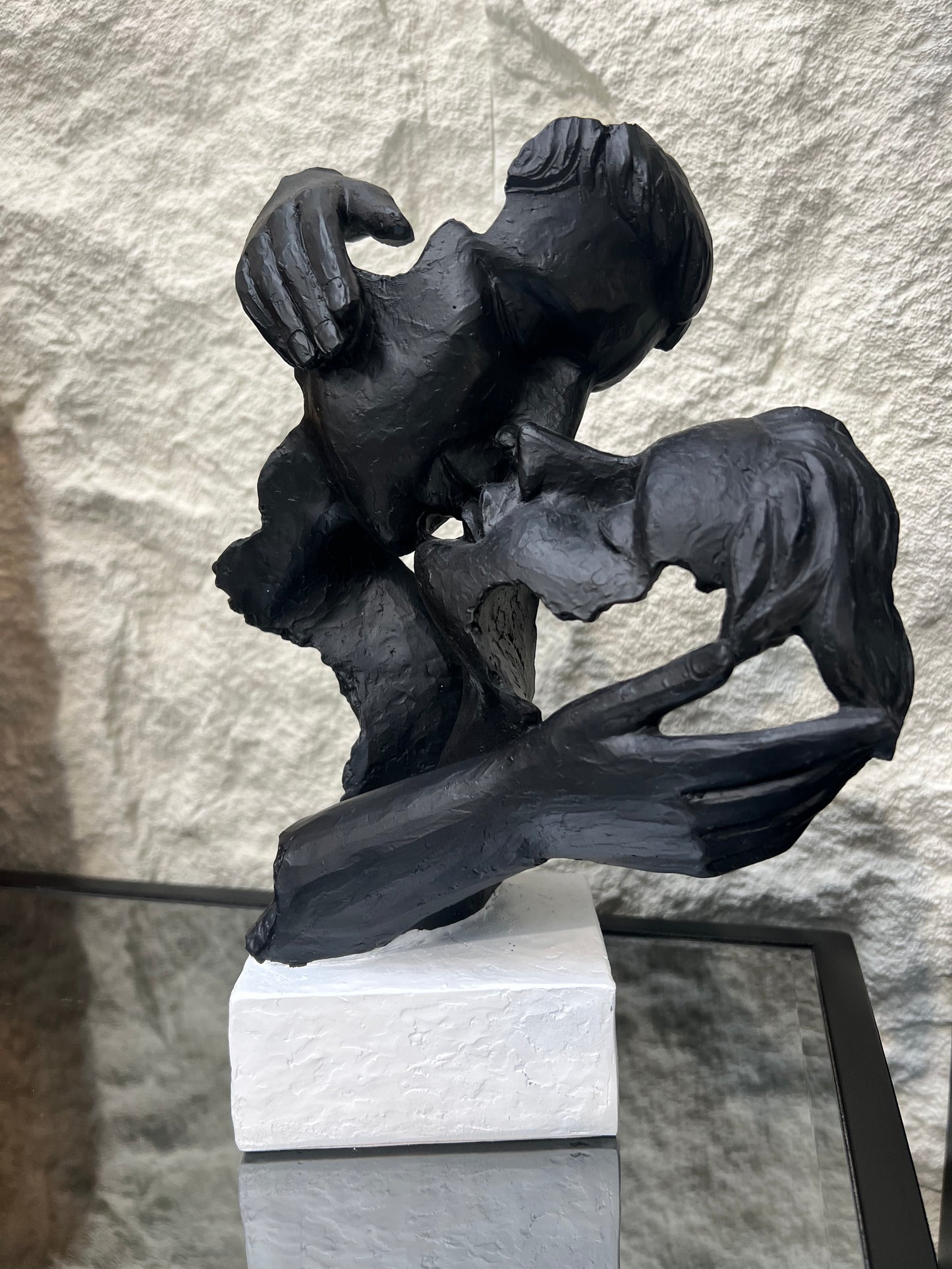 27.8cm Black Polyresin Kissing Couple with White Base Figurine