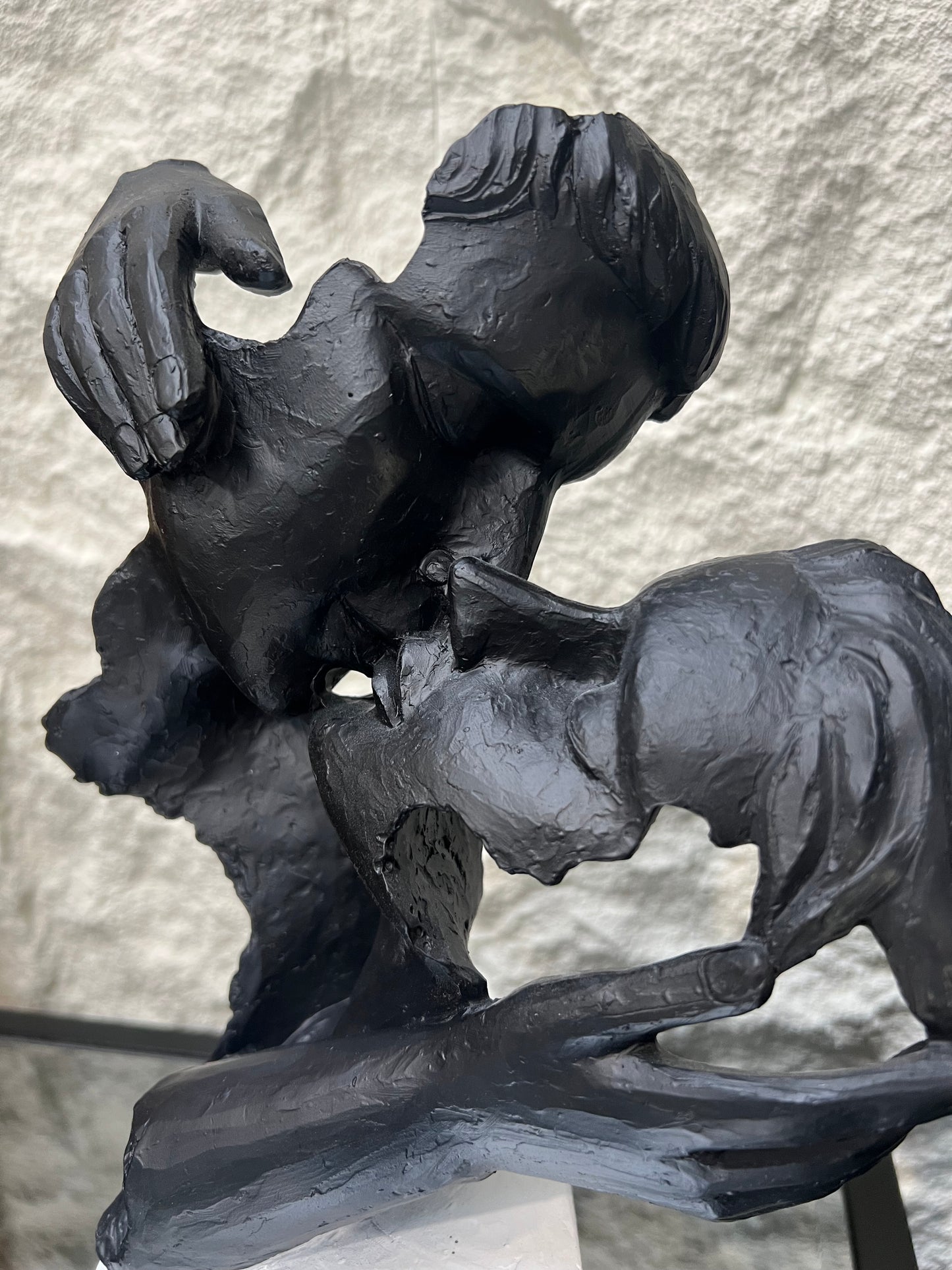 27.8cm Black Polyresin Kissing Couple with White Base Figurine