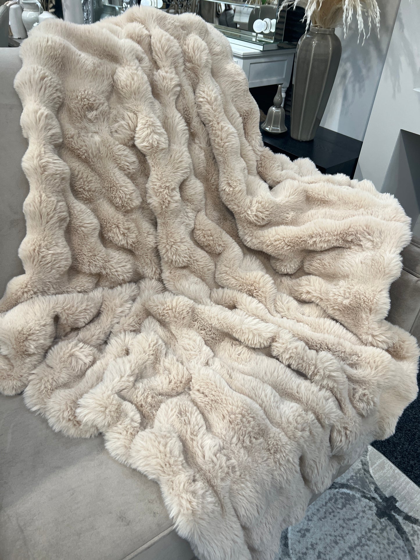 Mocha Chunky Ribbed Faux Fur Throw