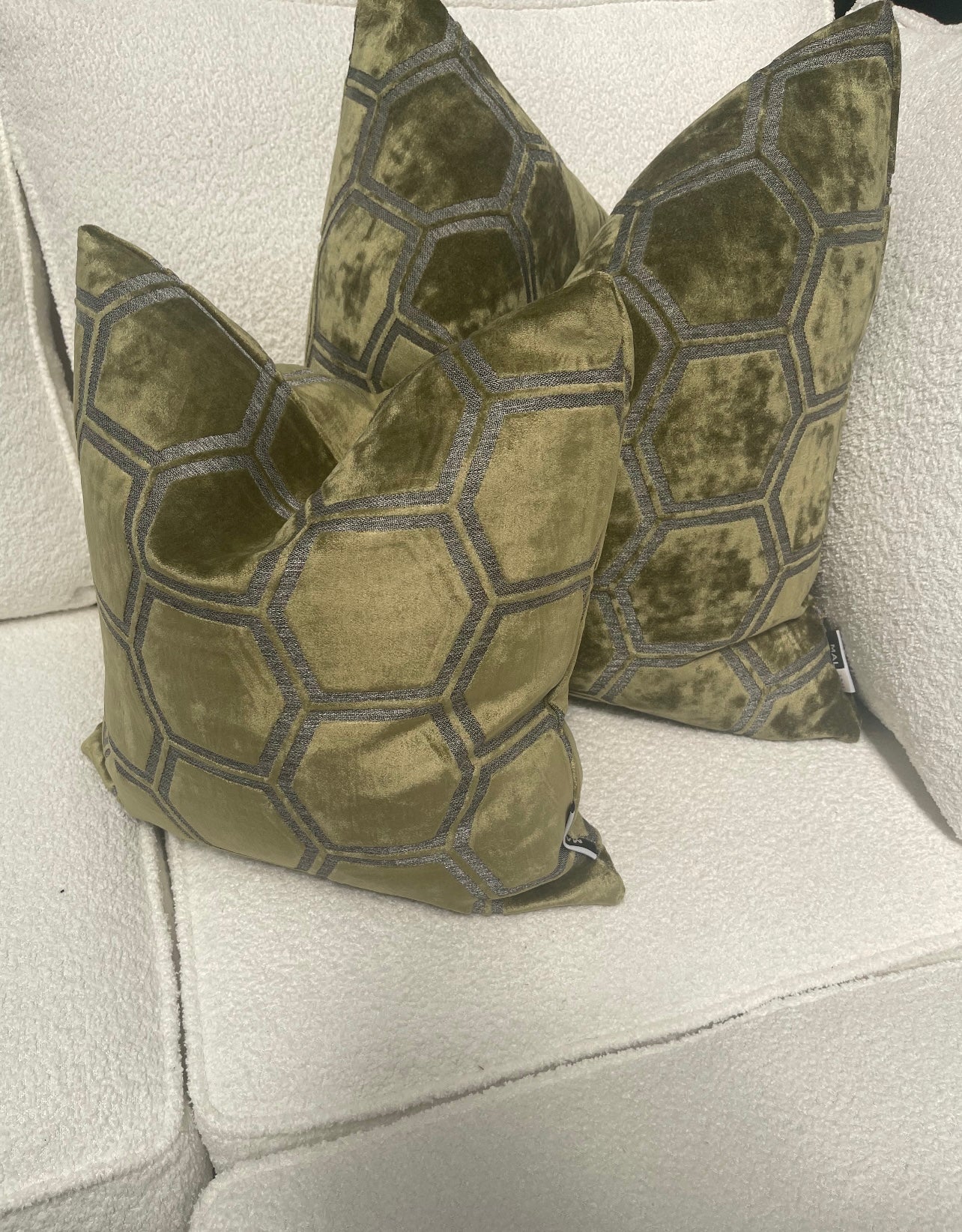 Olive Ivor Cushion 22"