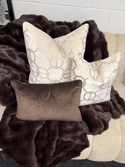 Paul Moneypenny Hookup Ivory Cushion