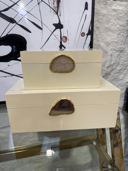 Cream Gloss Box Set with Agate