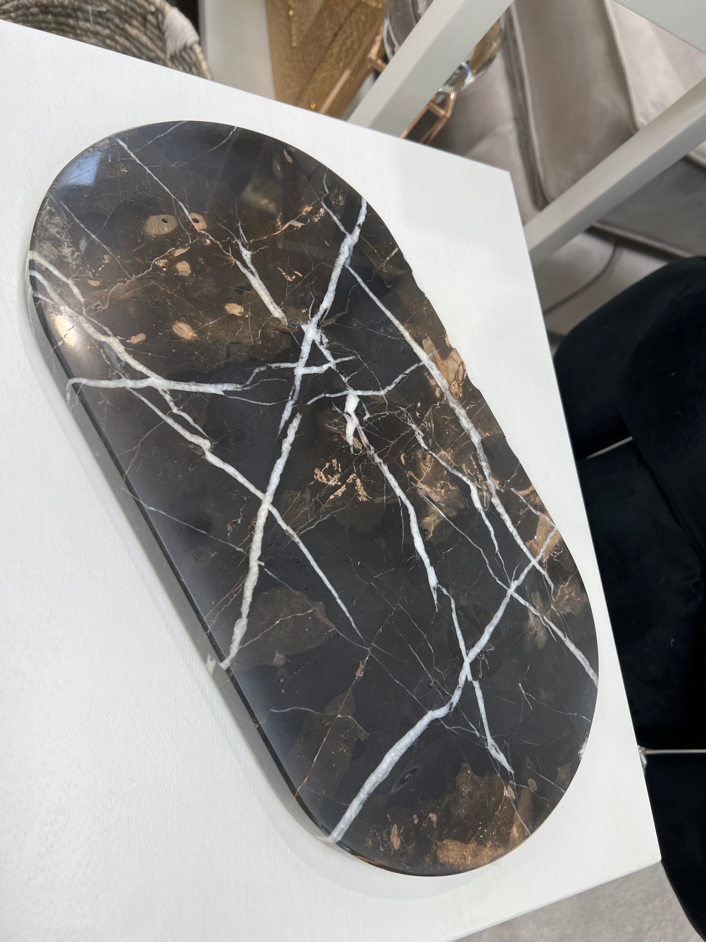 Salmo Oval Black Marble Serving Board