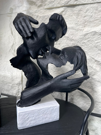 27.8cm Black Polyresin Kissing Couple with White Base Figurine