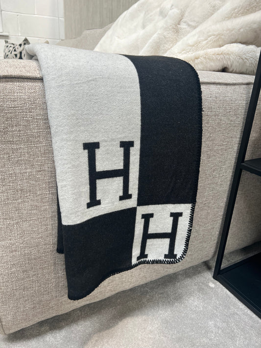 Luxury H Throw, Black & White