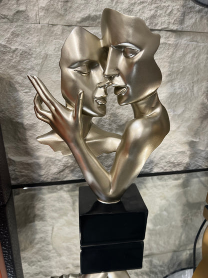 Champagne Gold Kissing Couple