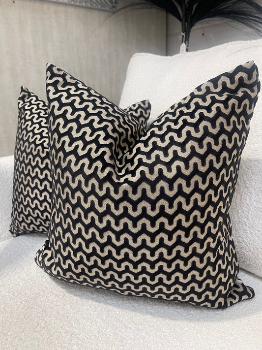 Black & Gold Wave Cushion 16'