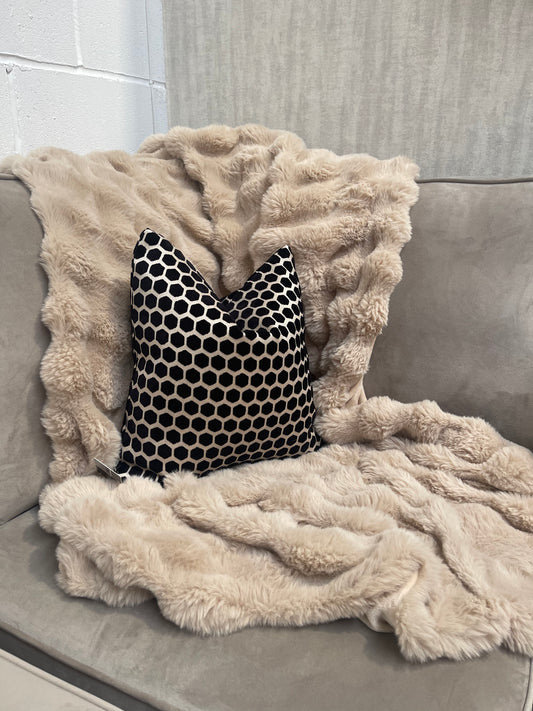 Mocha Chunky Ribbed Faux Fur Throw